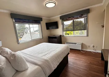 Beachwalker Inn and Suites hotel thumbnail 7