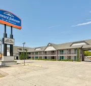 Howard Johnson by Wyndham San Marcos hotel detail image 7