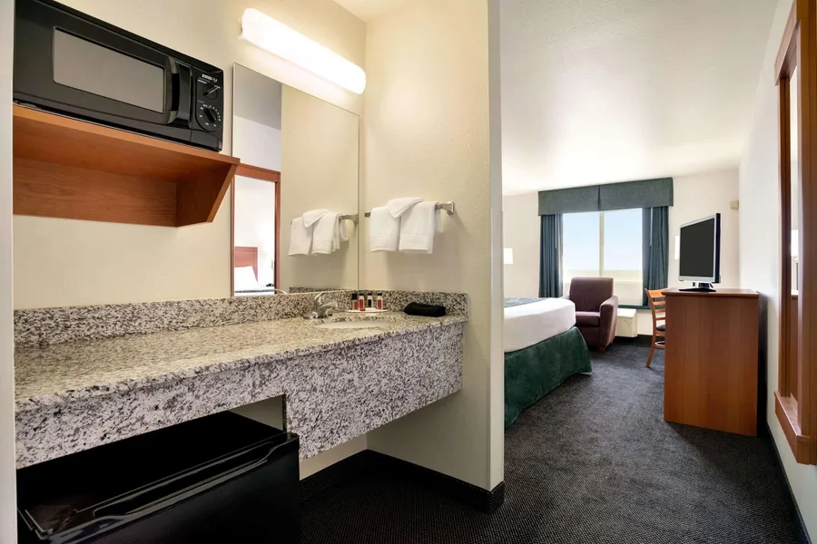 Travelodge by Wyndham Bill WY Thunder Basin Ntl Grassland hotel detail image 6