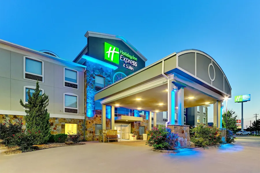Holiday Inn Express Hotel & Suites Weatherford by IHG hotel detail image 2