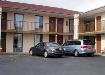 Parkway Inn hotel thumbnail 2