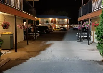 Cache Creek Inn hotel thumbnail 7