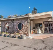 Econo Lodge Inn & Suites Madras hotel detail image 4