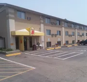 Super 8 by Wyndham Watertown hotel detail image 4