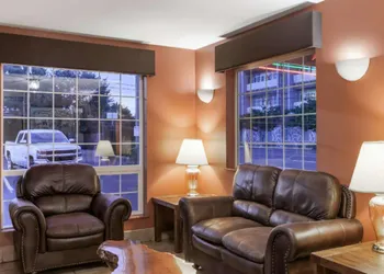Super 8 by Wyndham Gresham/Portland Area OR hotel thumbnail 4