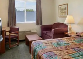 Super 8 by Wyndham Gresham/Portland Area OR hotel thumbnail 7
