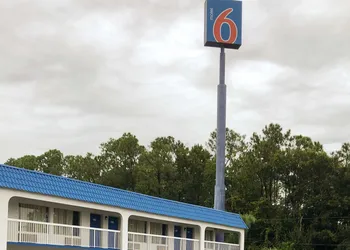 Motel 6 Daytona Beach, FL - Speedway hotel thumbnail 3