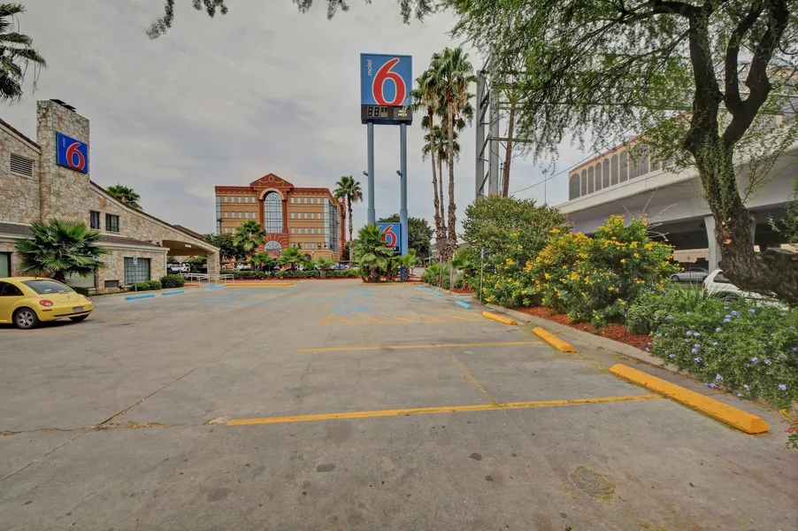 Motel 6 San Antonio, TX - Downtown - Market Square hotel detail image 2