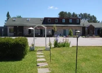 Auberge Motel Godard hotel thumbnail 3