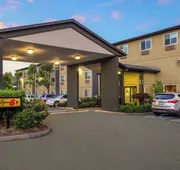 Super 8 by Wyndham Roseburg hotel detail image 5