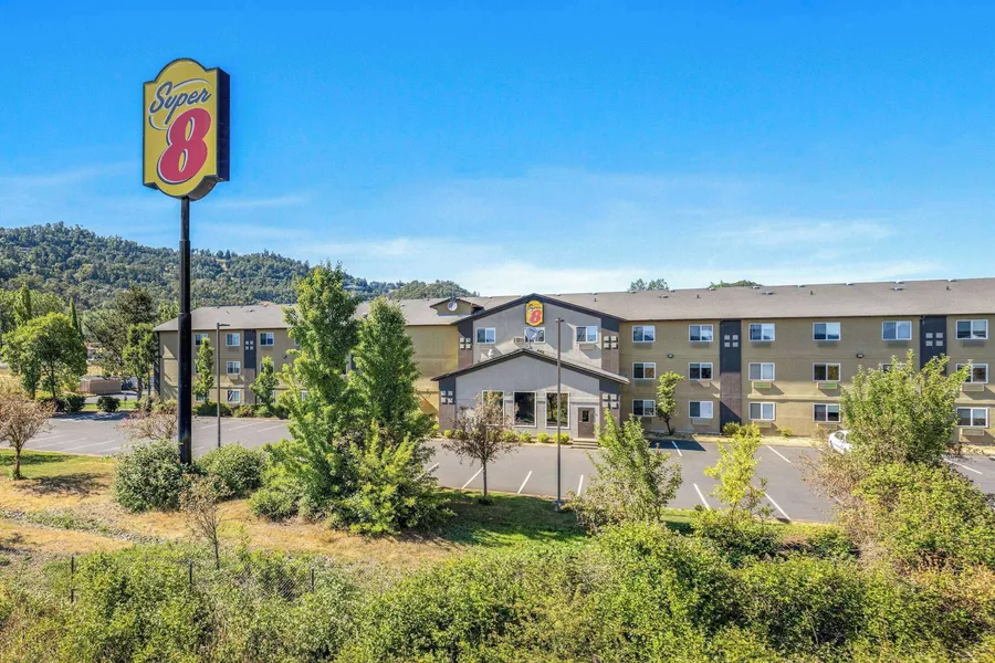 Super 8 by Wyndham Roseburg hotel detail image 6