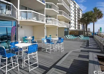 405 Waters Edge hotel thumbnail 4