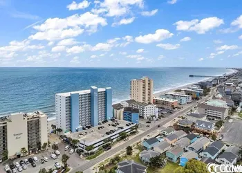 405 Waters Edge hotel thumbnail 5