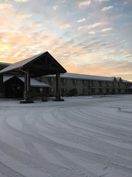 Moose Lake Lodge & Suites hotel detail image 2