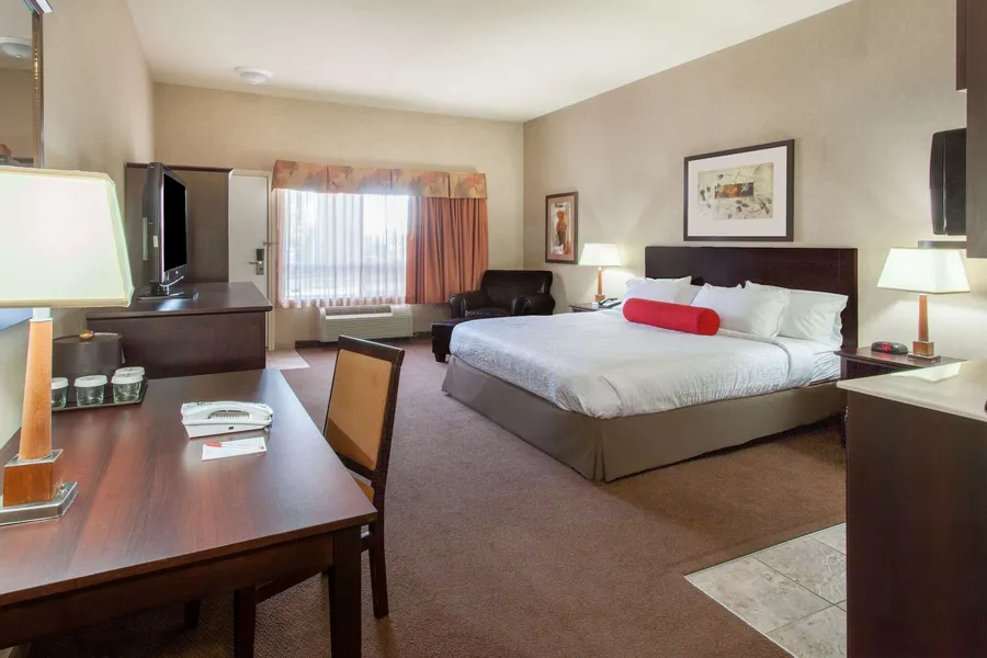 Ramada by Wyndham Camrose hotel detail image 6