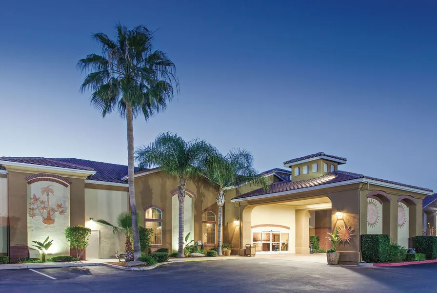 La Quinta Inn & Suites by Wyndham Los Banos hotel detail image 2