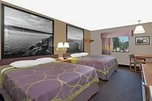 Super 8 by Wyndham Lisbon hotel thumbnail 4
