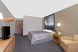 Super 8 by Wyndham Lisbon hotel thumbnail 6