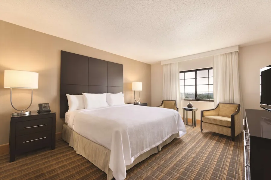 Embassy Suites Greenville Golf Resort & Conference Center hotel detail image 6