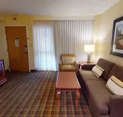 Embassy Suites Greenville Golf Resort & Conference Center hotel detail image 7