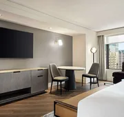 Hilton Grand Vacations Club Chicago Magnificent Mile hotel detail image 7