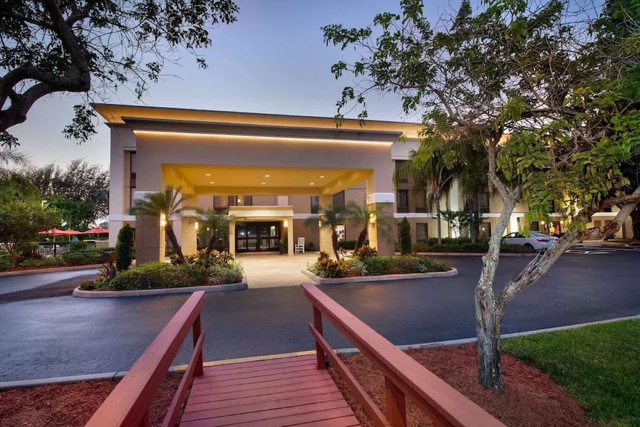 Hampton Inn - Naples - I-75 hotel detail image 2
