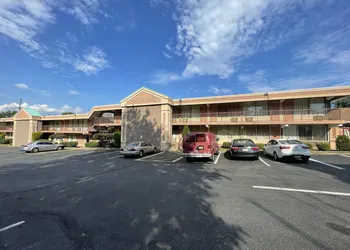 Travelers Inn hotel thumbnail 3