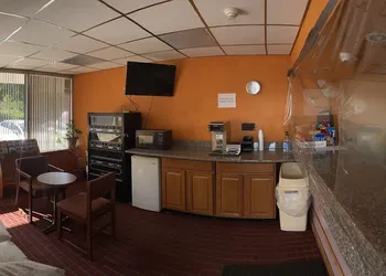 Travelers Inn hotel thumbnail 6