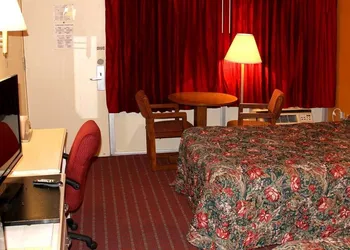 Travelers Inn hotel thumbnail 8