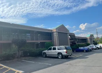 Travelers Inn hotel thumbnail 2
