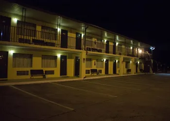 Tazewell Motor Lodge hotel thumbnail 5