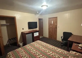 Budget Inn hotel thumbnail 6
