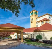 La Quinta Inn & Suites by Wyndham Atlanta Ballpark/Galleria hotel detail image 3