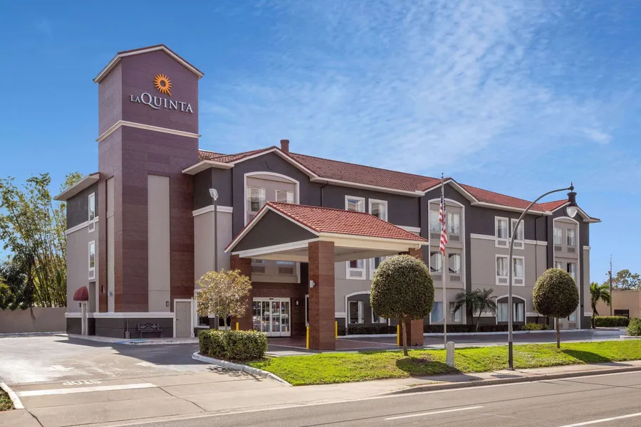 La Quinta Inn & Suites by Wyndham Tampa Bay Area-Tampa South hotel detail image 2