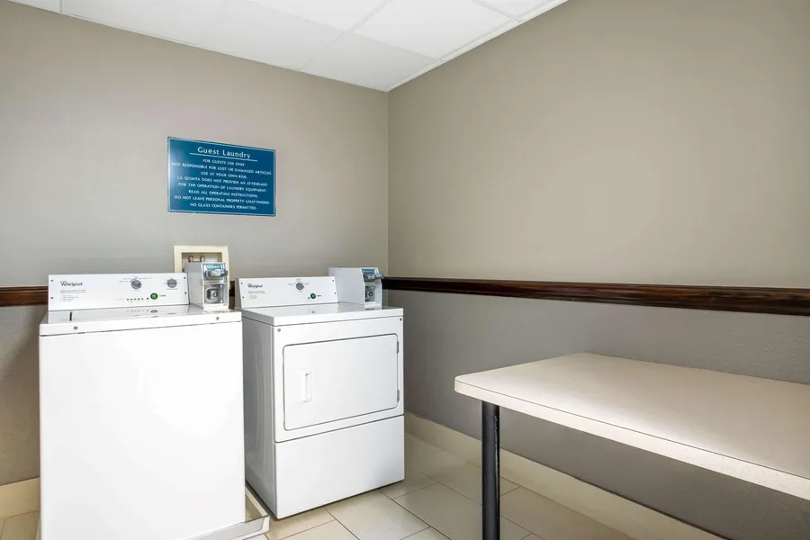 La Quinta Inn & Suites by Wyndham Tampa Bay Area-Tampa South hotel detail image 6