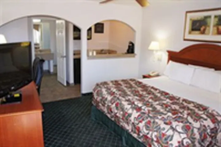 Quality Inn Phoenix Scottsdale West hotel detail image 2