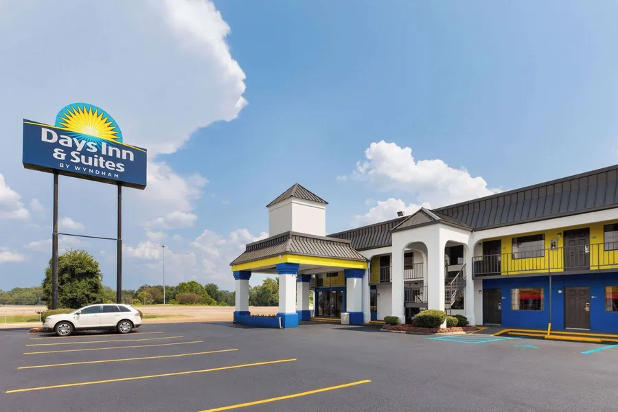 Days Inn & Suites by Wyndham Vicksburg hotel detail image 2