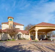 La Quinta Inn & Suites by Wyndham St. Louis Westport hotel detail image 4