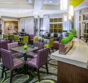 La Quinta Inn & Suites by Wyndham St. Louis Westport hotel detail image 7