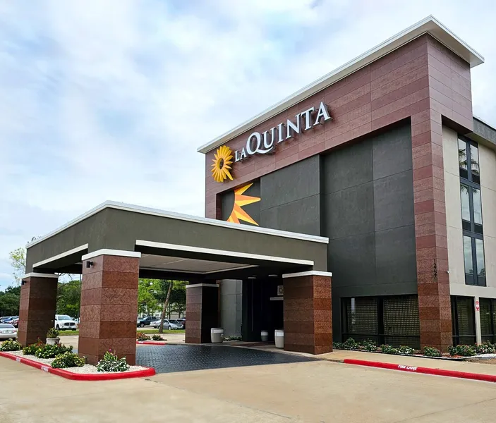 La Quinta Inn & Suites by Wyndham Houston Stafford Sugarland hotel detail image 2