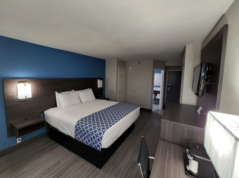 La Quinta Inn & Suites by Wyndham Houston Stafford Sugarland hotel detail image 6