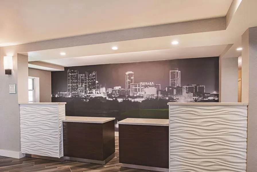 La Quinta Inn & Suites by Wyndham Fort Worth North hotel detail image 6