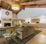La Quinta Inn & Suites by Wyndham Redding hotel detail image 5