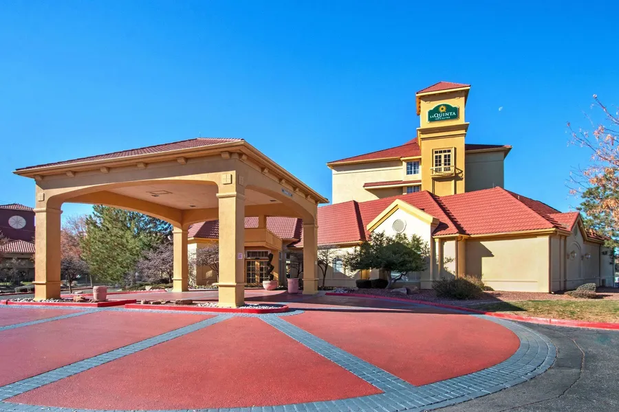 La Quinta Inn & Suites by Wyndham Albuquerque West hotel detail image 2