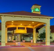 La Quinta Inn & Suites by Wyndham Albuquerque West hotel detail image 3