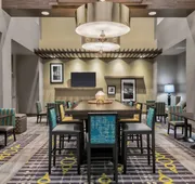 Hampton Inn & Suites Los Angeles/Hollywood hotel detail image 4