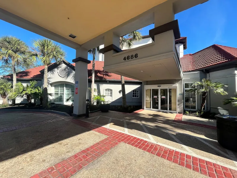 La Quinta Inn & Suites by Wyndham Jacksonville Butler Blvd hotel detail image 2