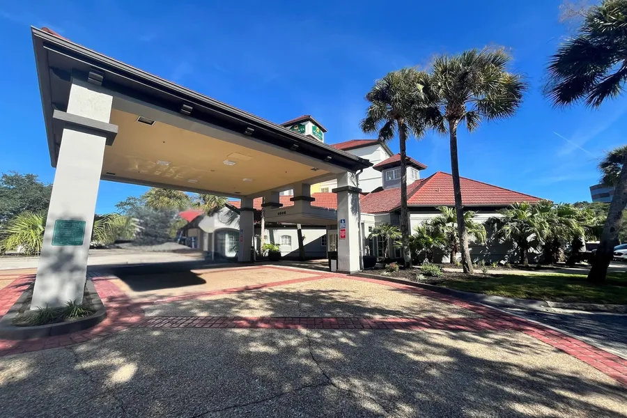 La Quinta Inn & Suites by Wyndham Jacksonville Butler Blvd hotel detail image 6