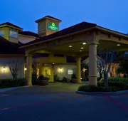 La Quinta Inn & Suites by Wyndham USF (Near Busch Gardens) hotel detail image 5