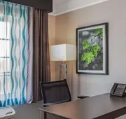 La Quinta Inn & Suites by Wyndham Miami Airport West hotel detail image 7